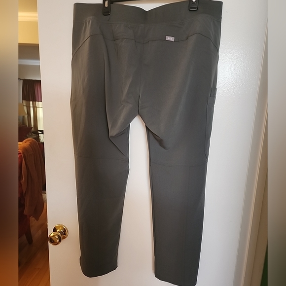 FIGS SCRUB PANTS - Picture 11 of 11